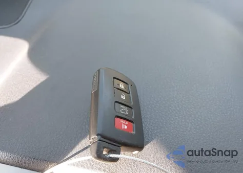 2018 Toyota Rav4 Xle z USA, uszkodzony, nr VIN 2T3RFREV8JW745848